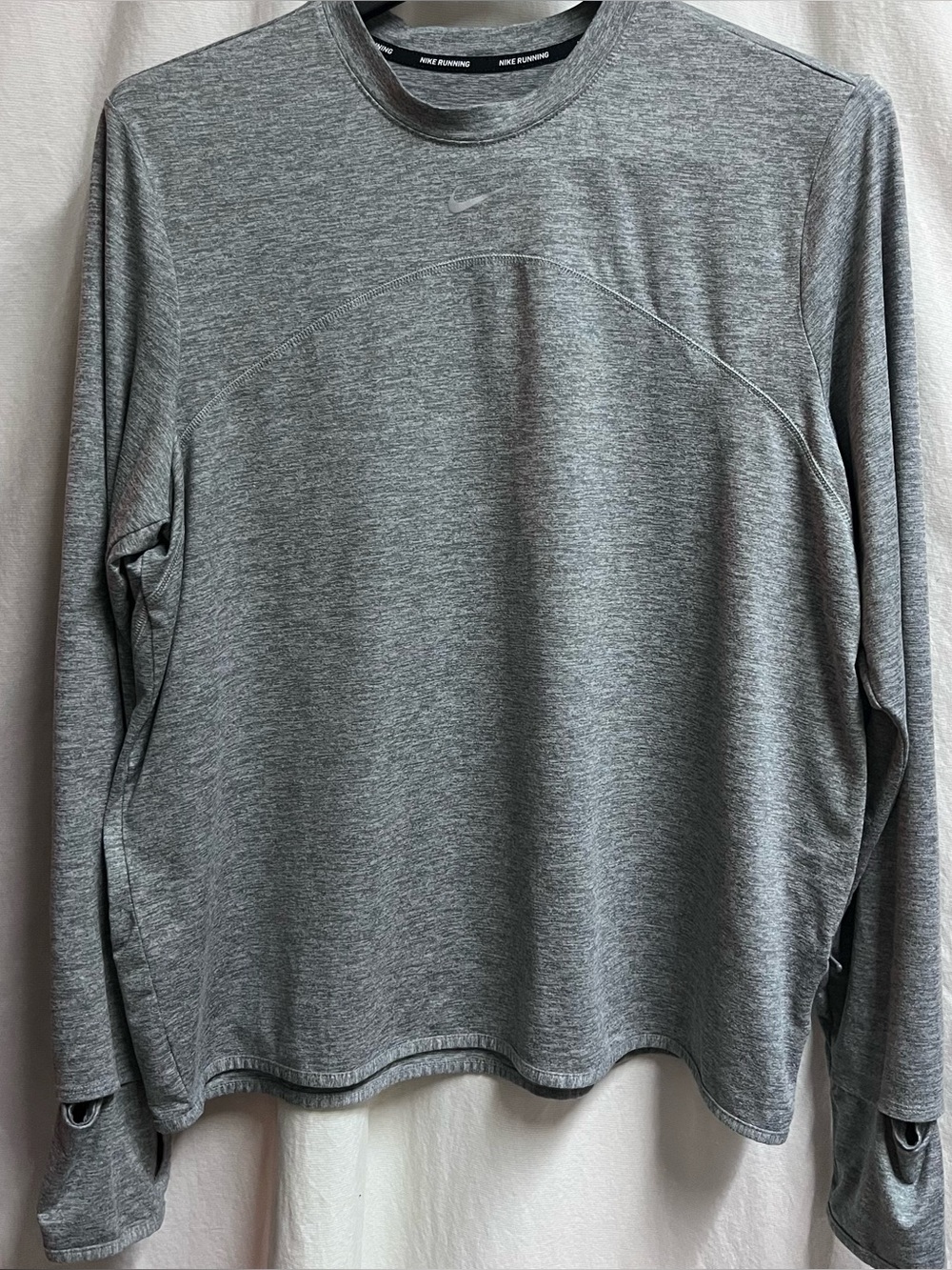 Nike Women's DRI-FIT Element Crew Long-Sleeve Shirt Grey XL Thumb SideZip Pocket